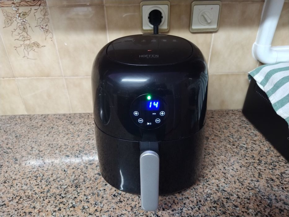 Fritadeira Air Fryer da marca Hoffen casa quarto apartamento vivenda.