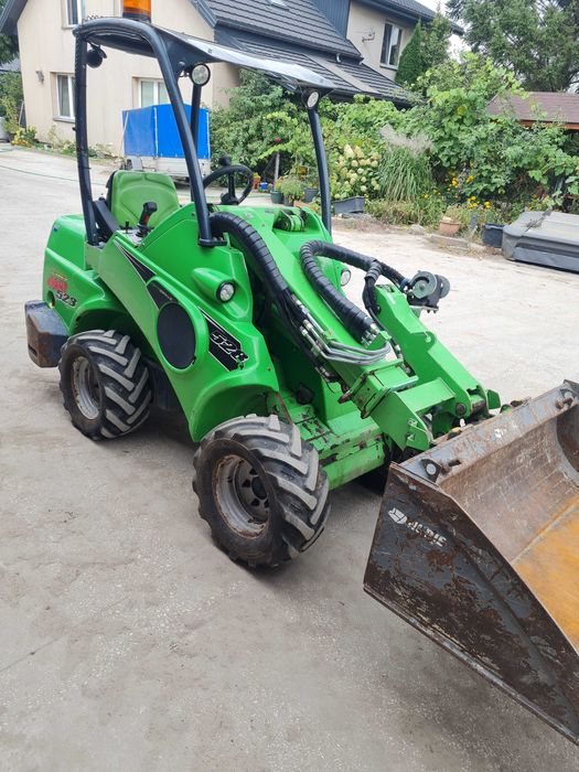 Miniładowarka ładowarka Avant 528