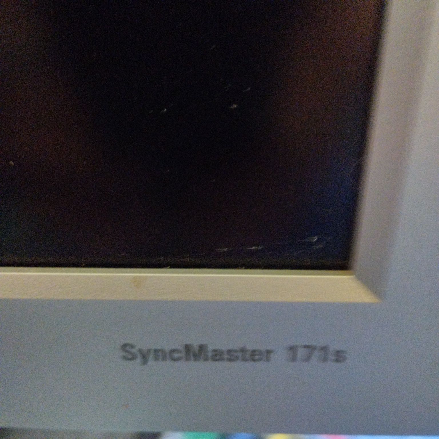 Monitor prateado de 17' Samsung