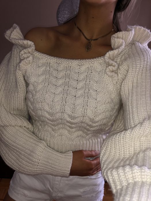 Zara sweter warkocz kwadratowy dekolt crop top falbany