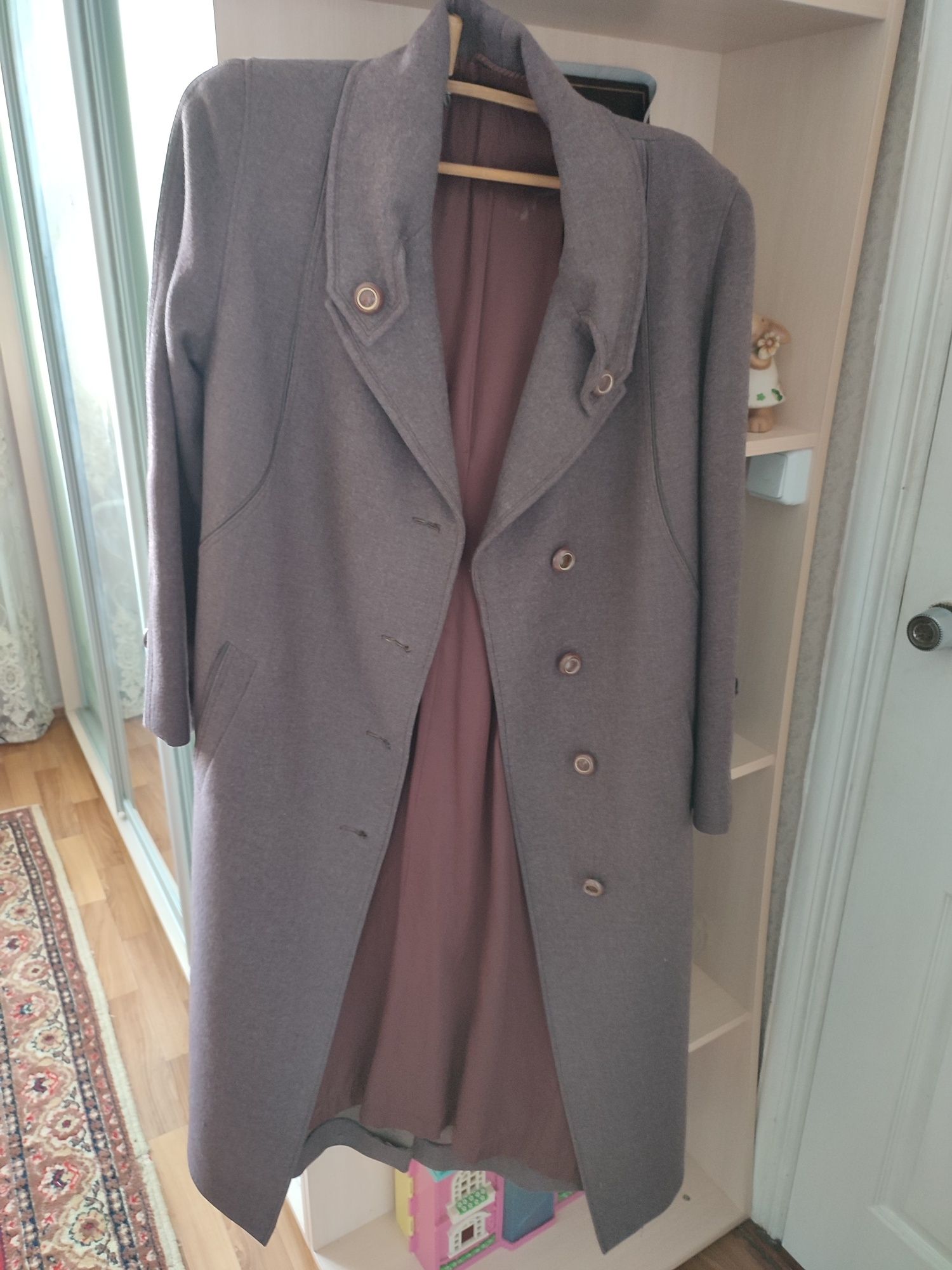 Жіноче пальто драпове, б/у в ідеальному стані, розмір 48