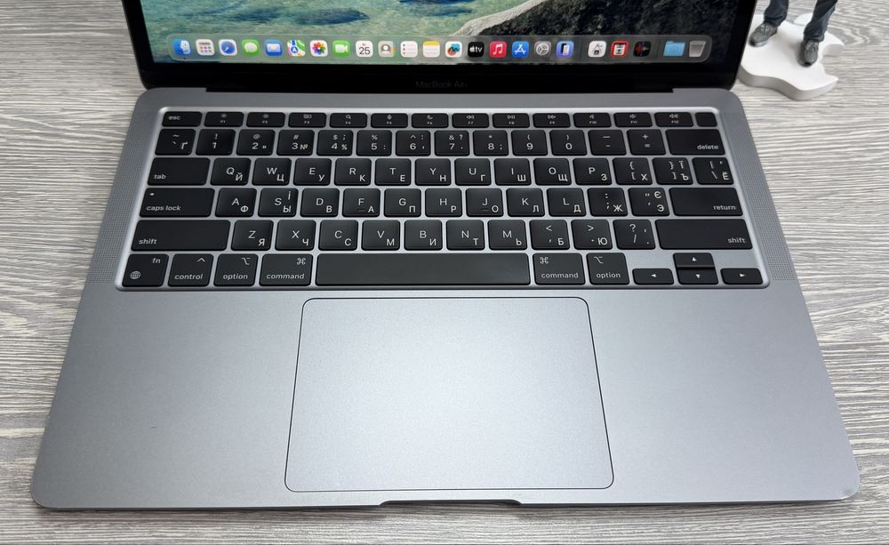 MacBook Air 13  M1 / RAM 8 / SSD 1 TB / Space Grey / 2020