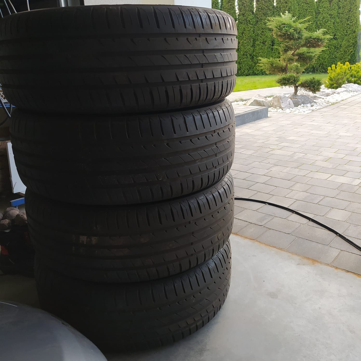 Opony letnie plus felgi 235/55 R17