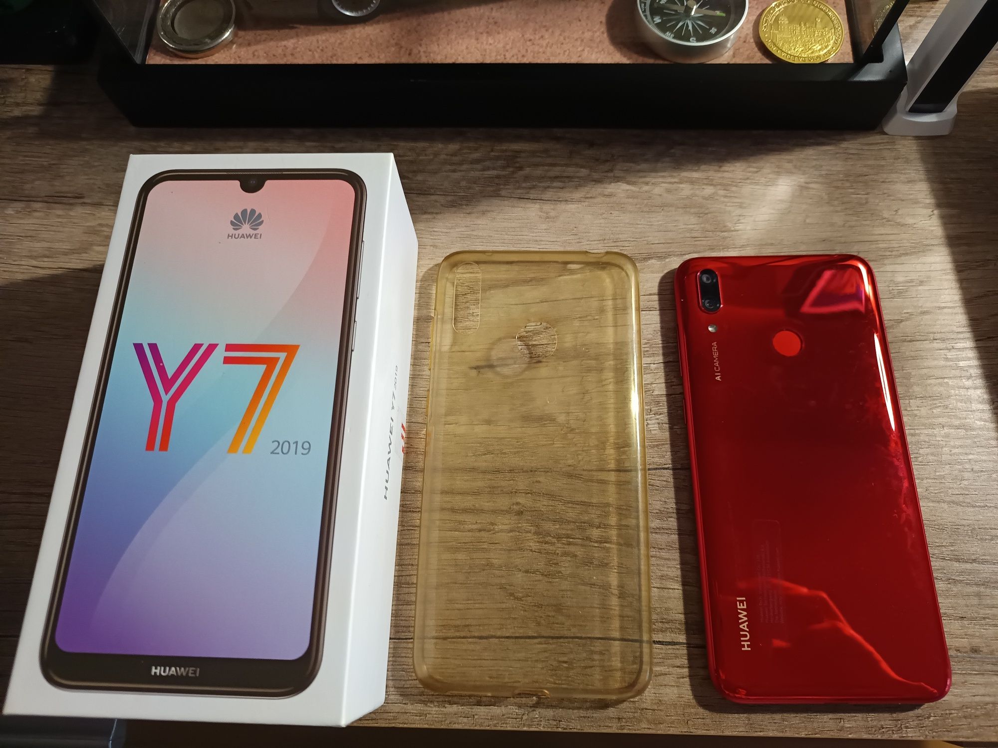 Vendo telemóvel huawei y7 2019 vai com relógio eletrónico marca é mi