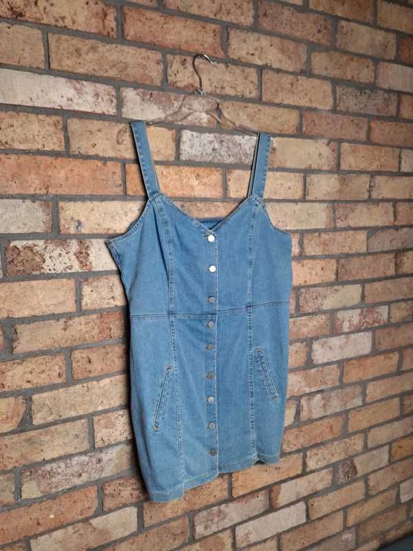Krótka niebieska sukienka jeansowa na ramiączkach obcisła 46 18 XXXL