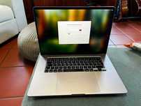 Macbook Pro 16 2.4 GHZ 32GB / 2TB