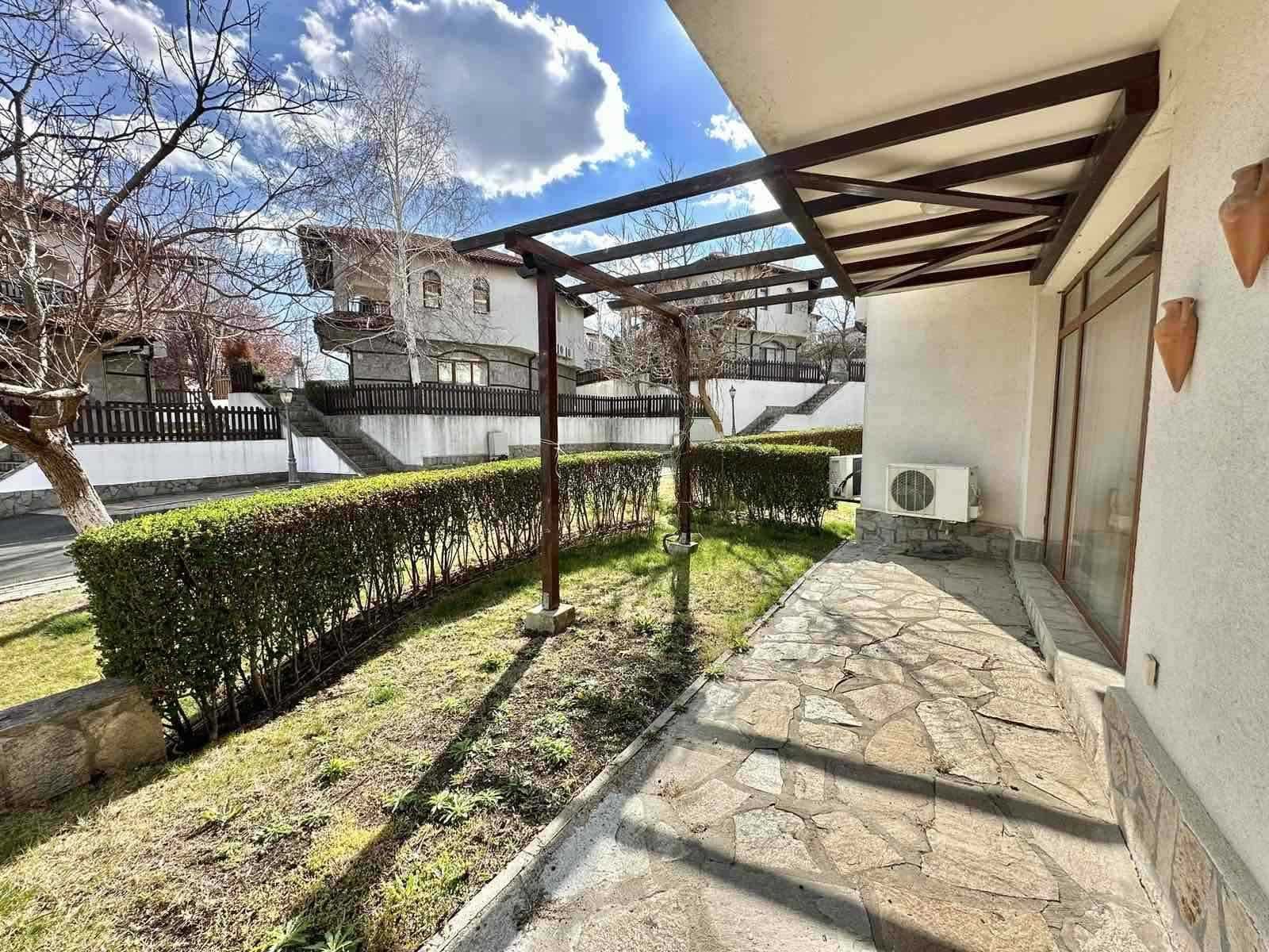 Продам велику квартиру 1+1 з садом в Болгарії м. Ахелой