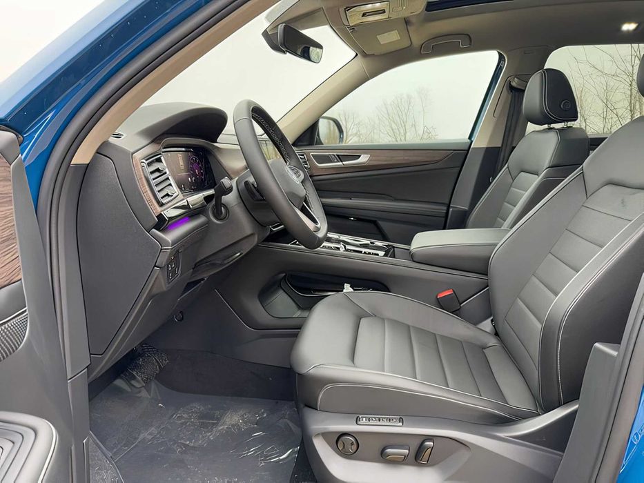 Volkswagen Atlas      2025