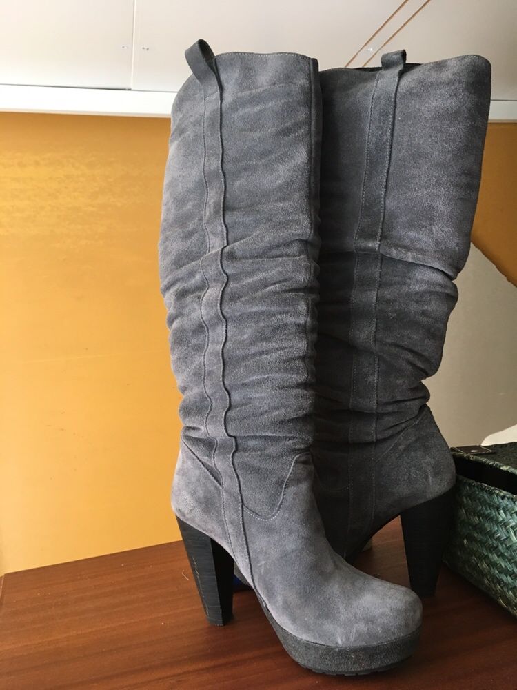 Botas cano alto em camurca bom preco