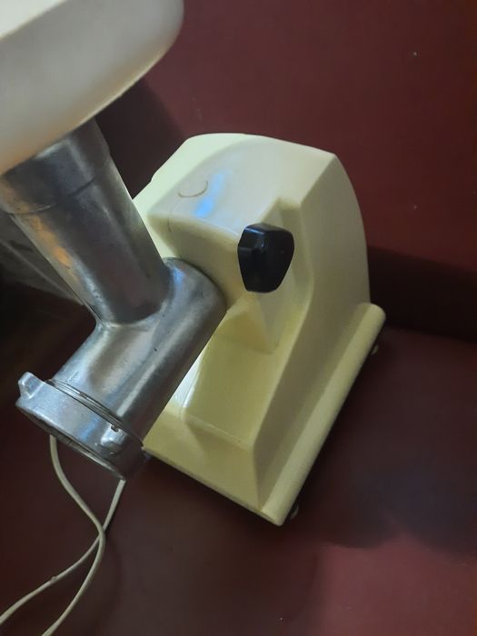Мясорубка  электрическая