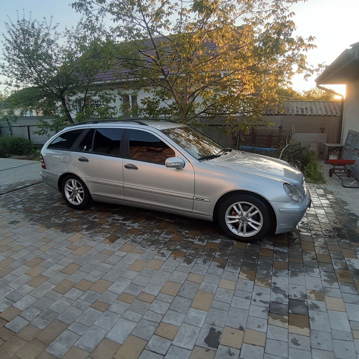 Продам мерседес w203 2.2d