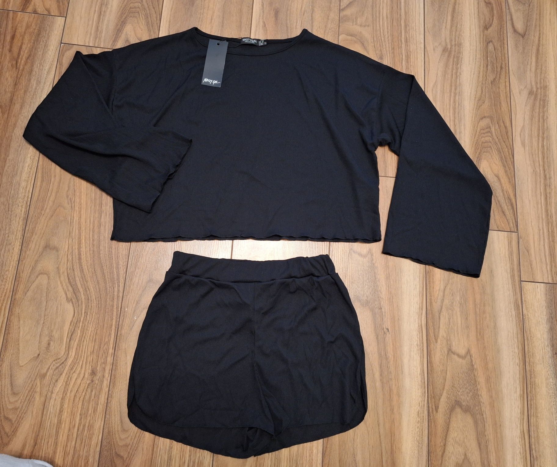 Damski komplet letni prążkowany rozm 38 Nastygal oversize.