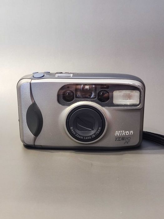 Nikon Zoom 210 AF - Câmara Analógica
