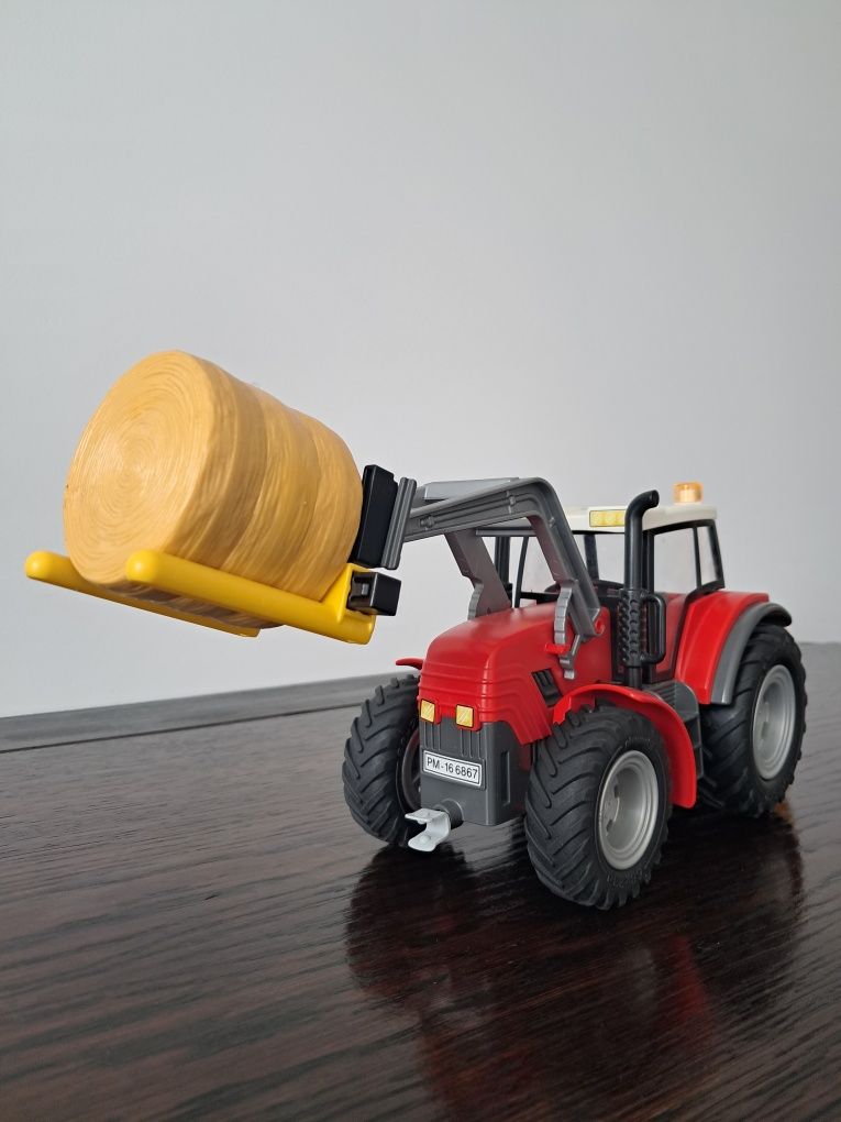 Playmobil traktor. Z akcesoriami