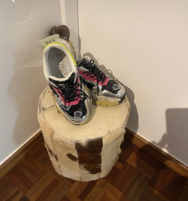 Tenis exe em pele com lantejoulas n 37