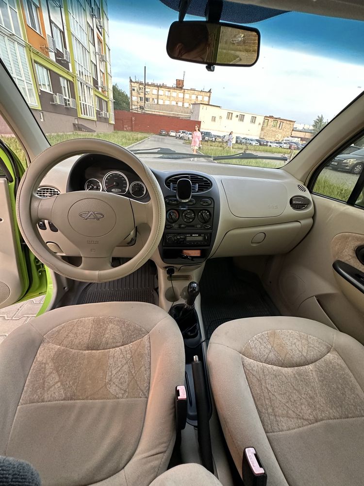 Автомобіль Chery QQ