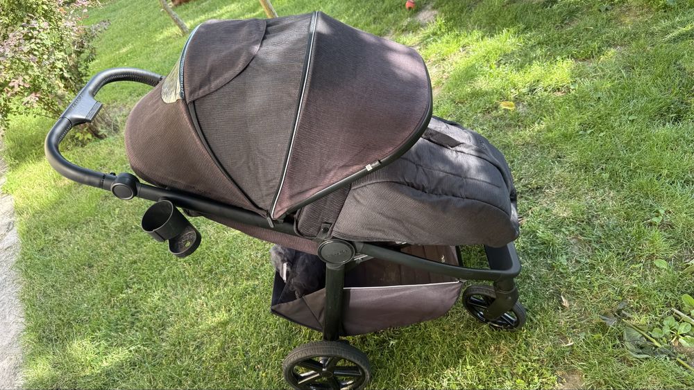 Прогулянкова коляска CARRELLO Bravo