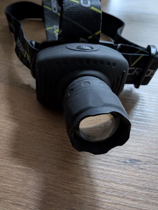 Latarka czołowa  na baterie