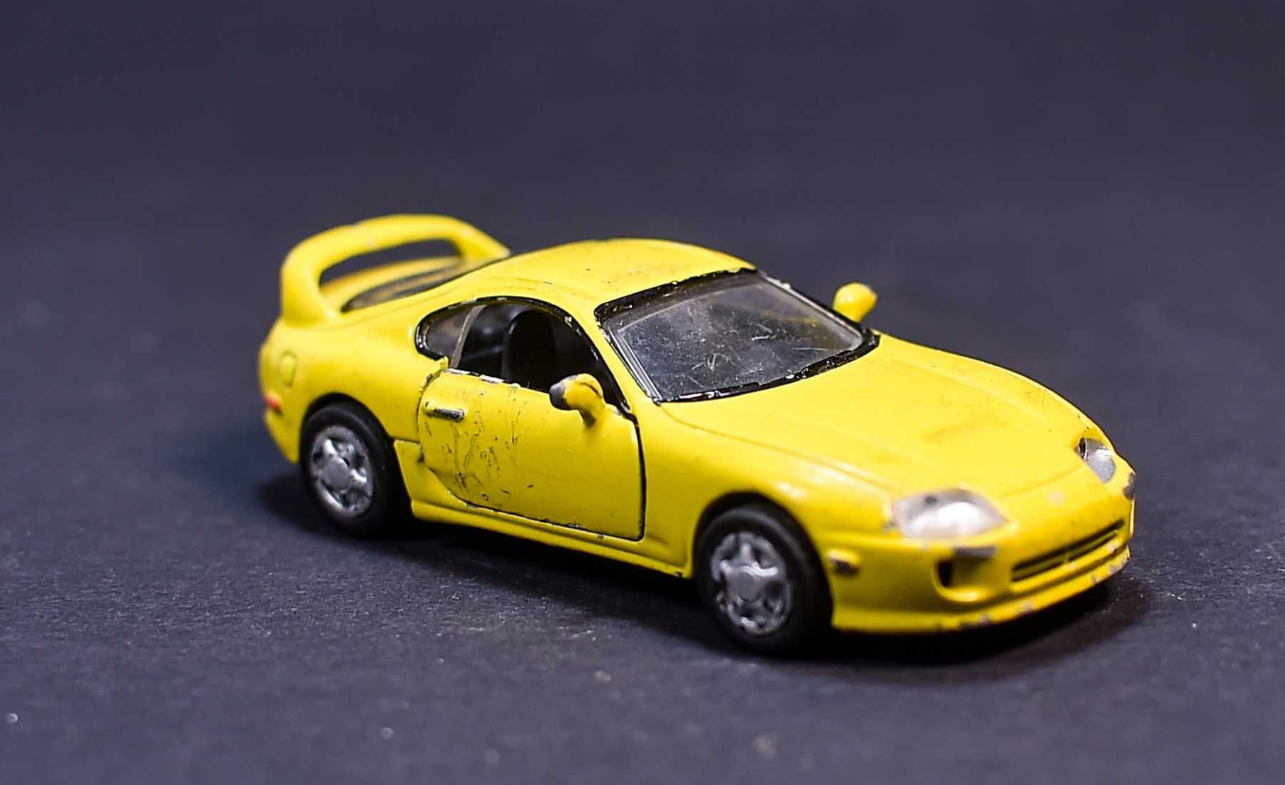 Samochodzik Toyota Supra Car Yellow