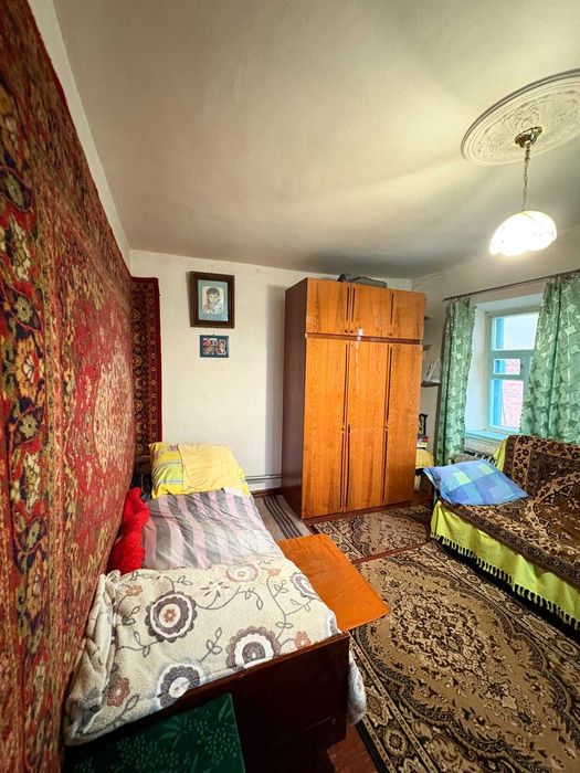 Продаж частини будинку .