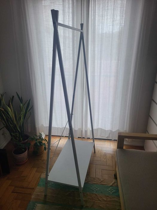 Charriot cabideiro branco