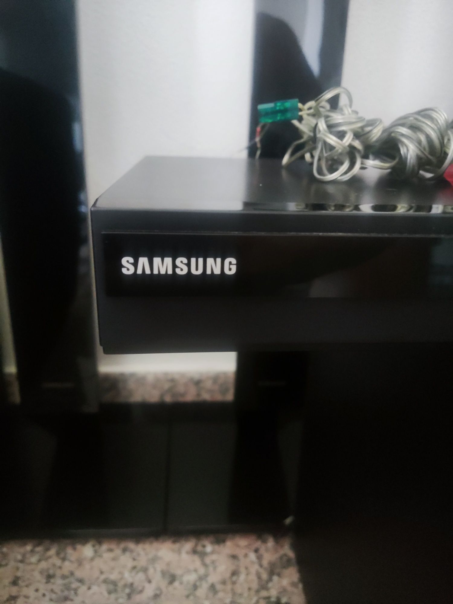 Samsung Home Theater Cinema 5.1 HT-D355