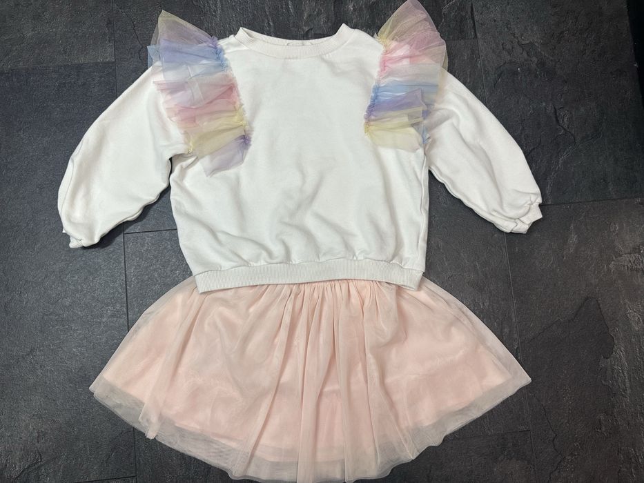 Bluza z kolorowymi falbankami
