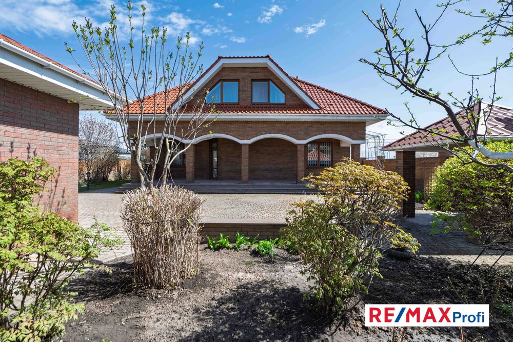 Готовий будинок 260 м2,  12 соток , с. Хотів (поруч Лісники, Чабани)