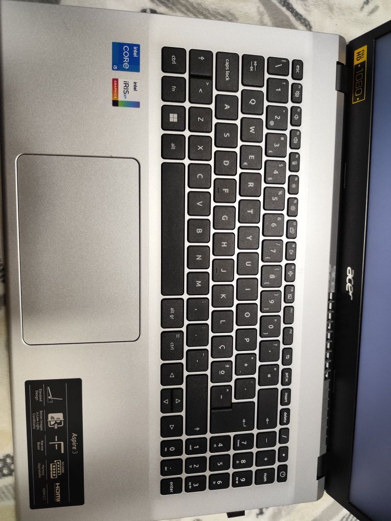 Notbooke Acer em estado de novo.