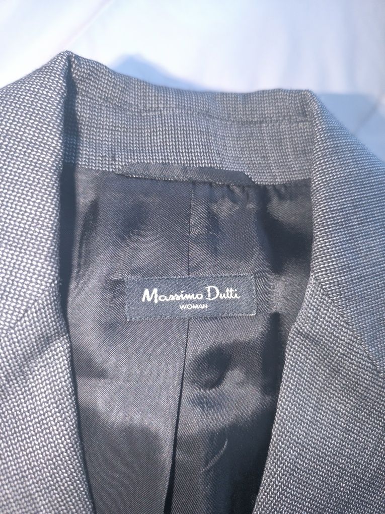 Blazer cinza com risca preta