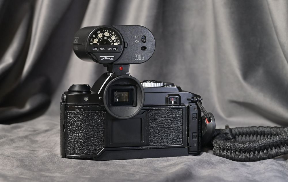 KONICA Plus lampa, pasek i baterie SUPER OBIEKTYW 2.5-3.5!
