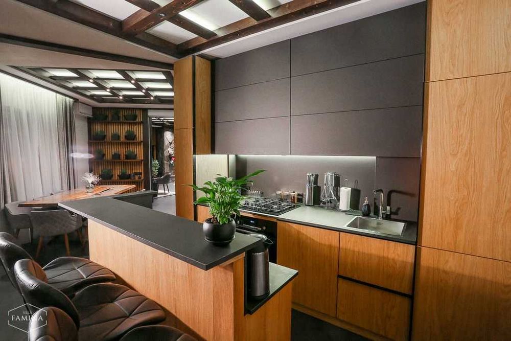 продаж елітної Вілли в горах