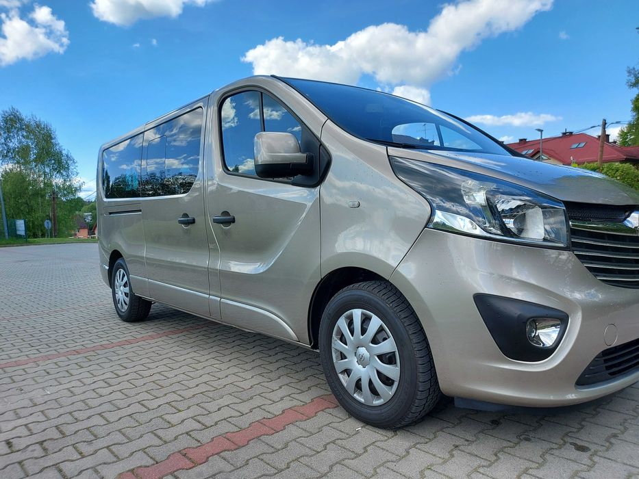 Transport kierowca lotnisko wesele imprezy rozwożenie gości transfer