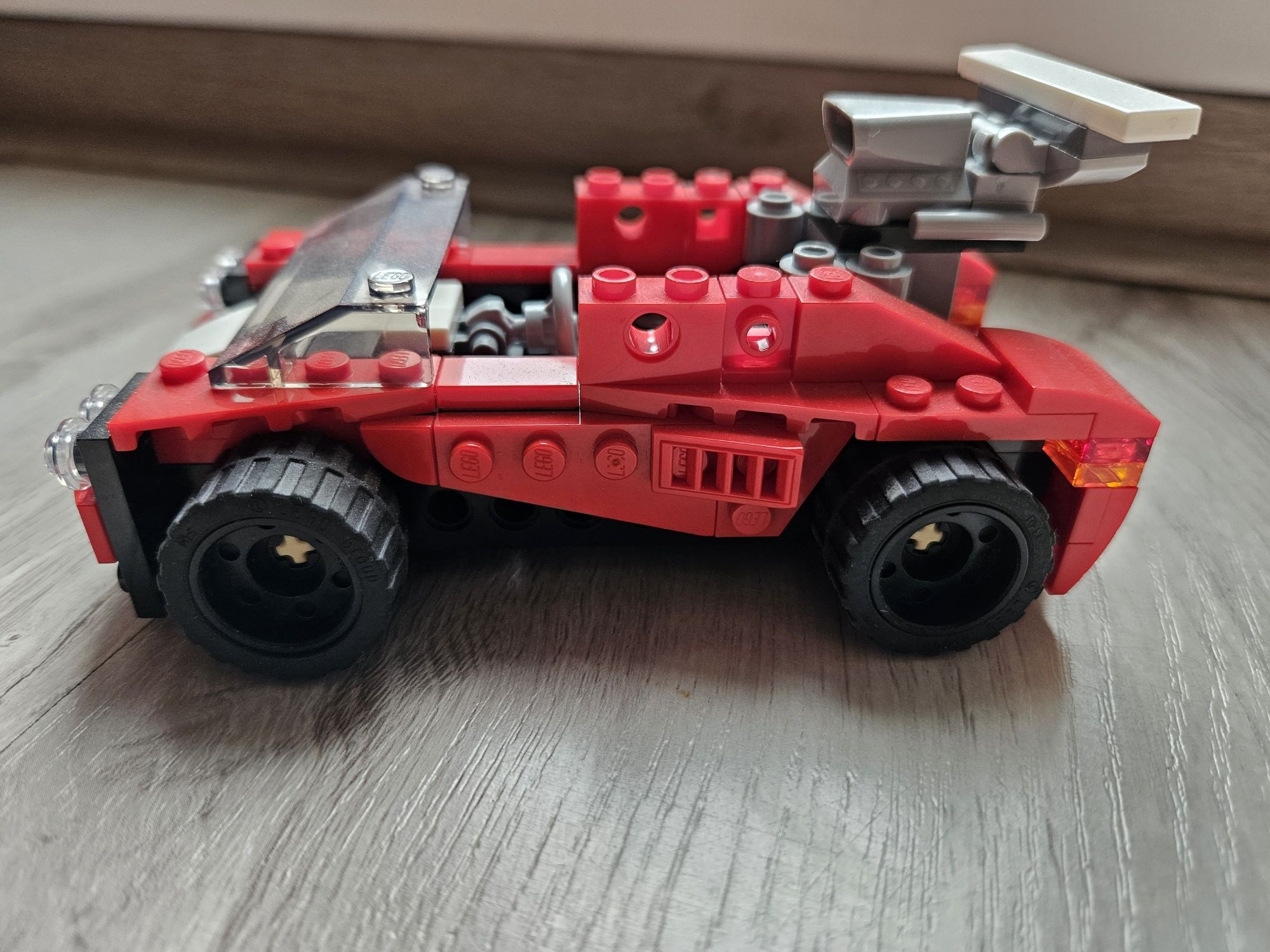 Lego 31100 samochód