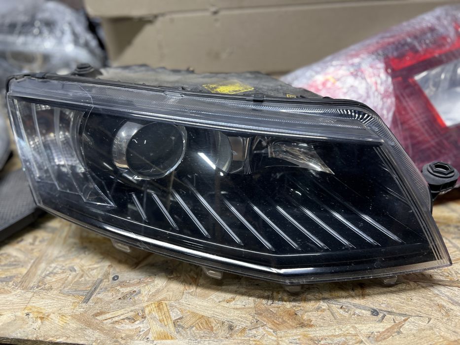 Передні фари Skoda Octavia A7 Шкода А7