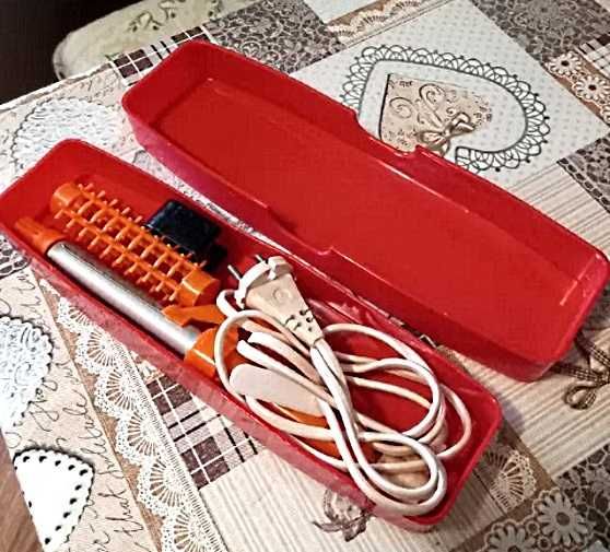 Отличная плойка-щипцы со щеткой-насадкой для укладки волос