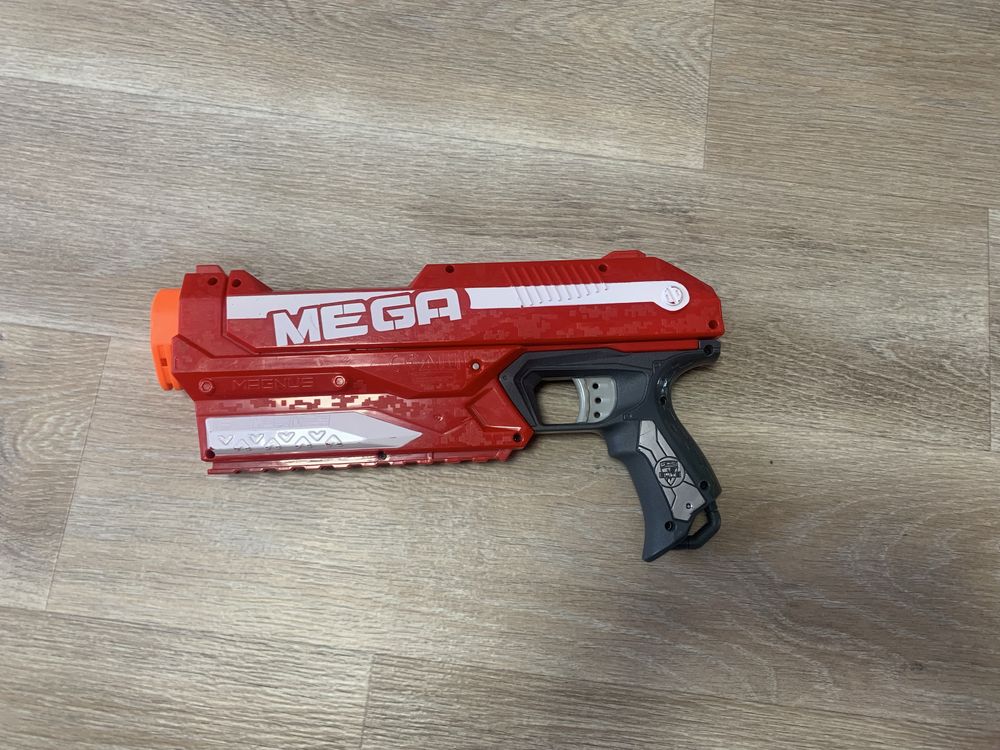 Іграшки Nerf і X Shot