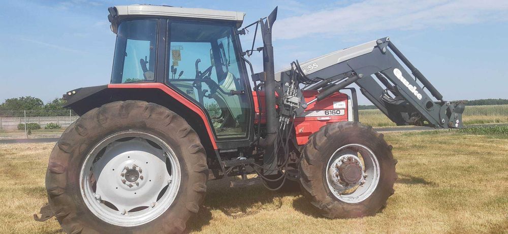 Massey Ferguson 6160 z turem