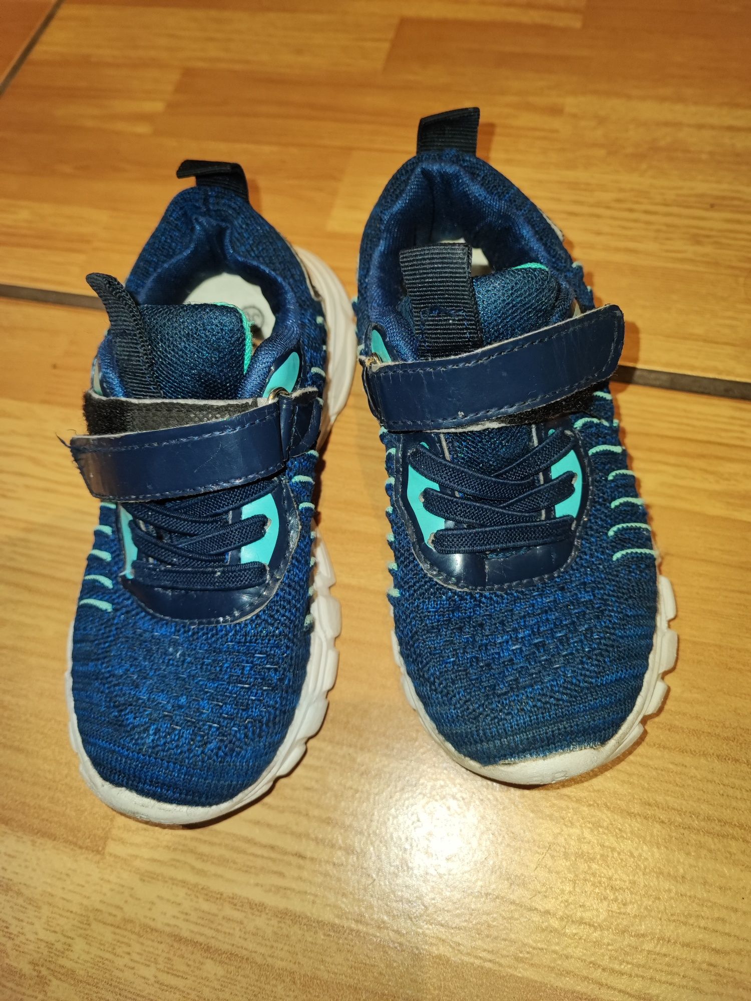 buty sportowe dla chłopca 28