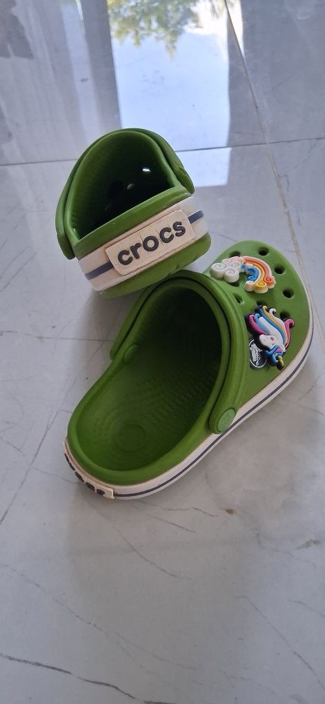 Klapki zielone Crocs C8 9