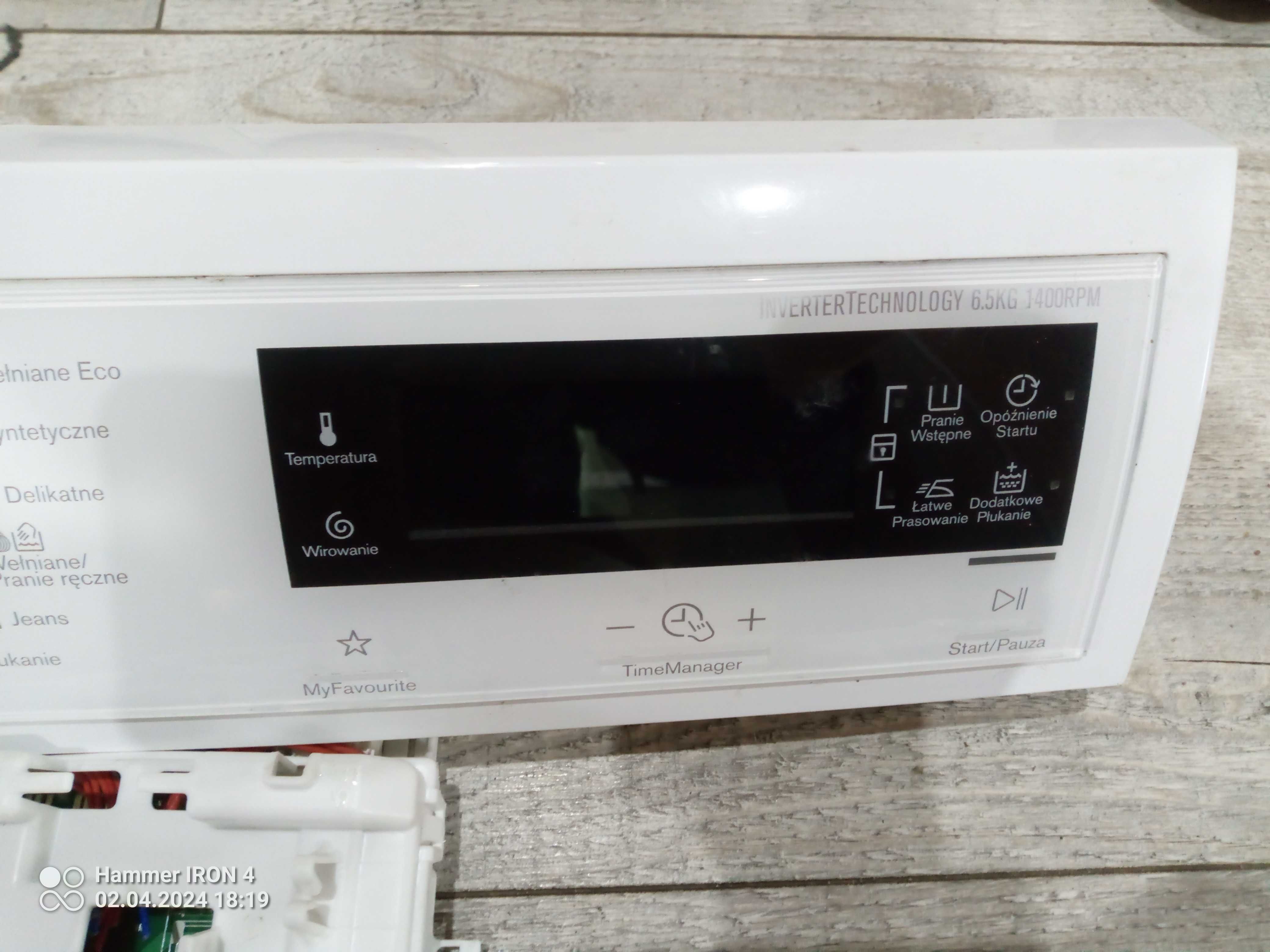 moduł pralki Electrolux EWS1477FDW z panelem dotykowym