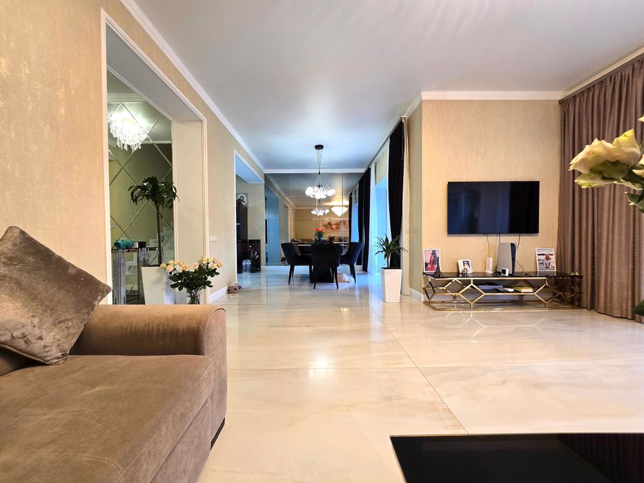 Унікальний приватний будинок з ремонтом в Лісовій Бучі. Без комісії!