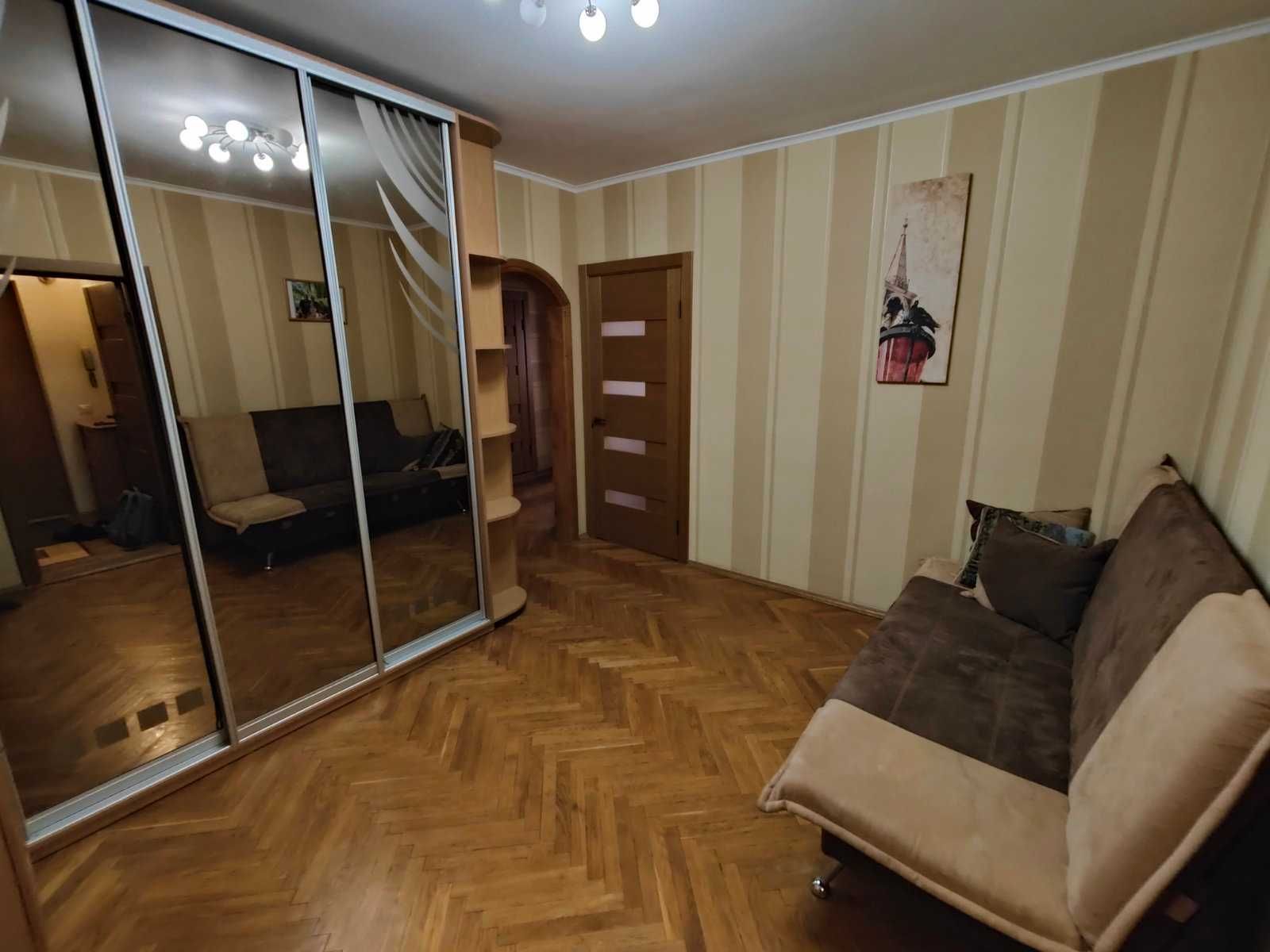 Продаж 3-к квартири  Харківське шосе,  180/21  /єВідновлення /