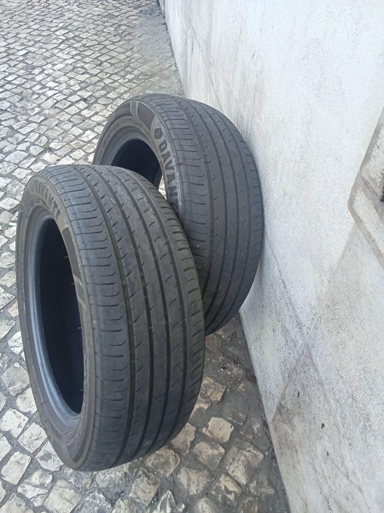 Pneus 205/55 r16