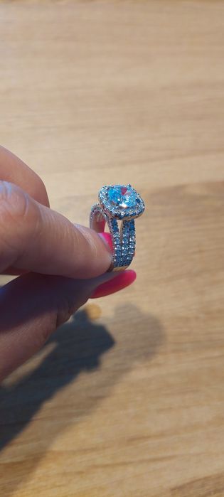 Luksusowy pierścionek z cyrkonią rozm. 7