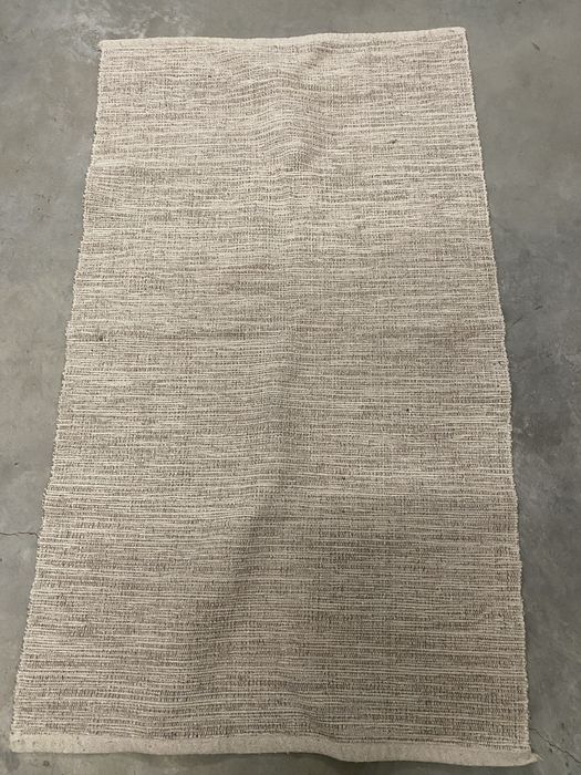 Tapete 80cms x 140cms