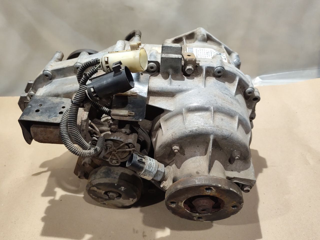 Роздатка KIA SORRENTO I.  2.5 D 47300-4C210 2002-2007p.