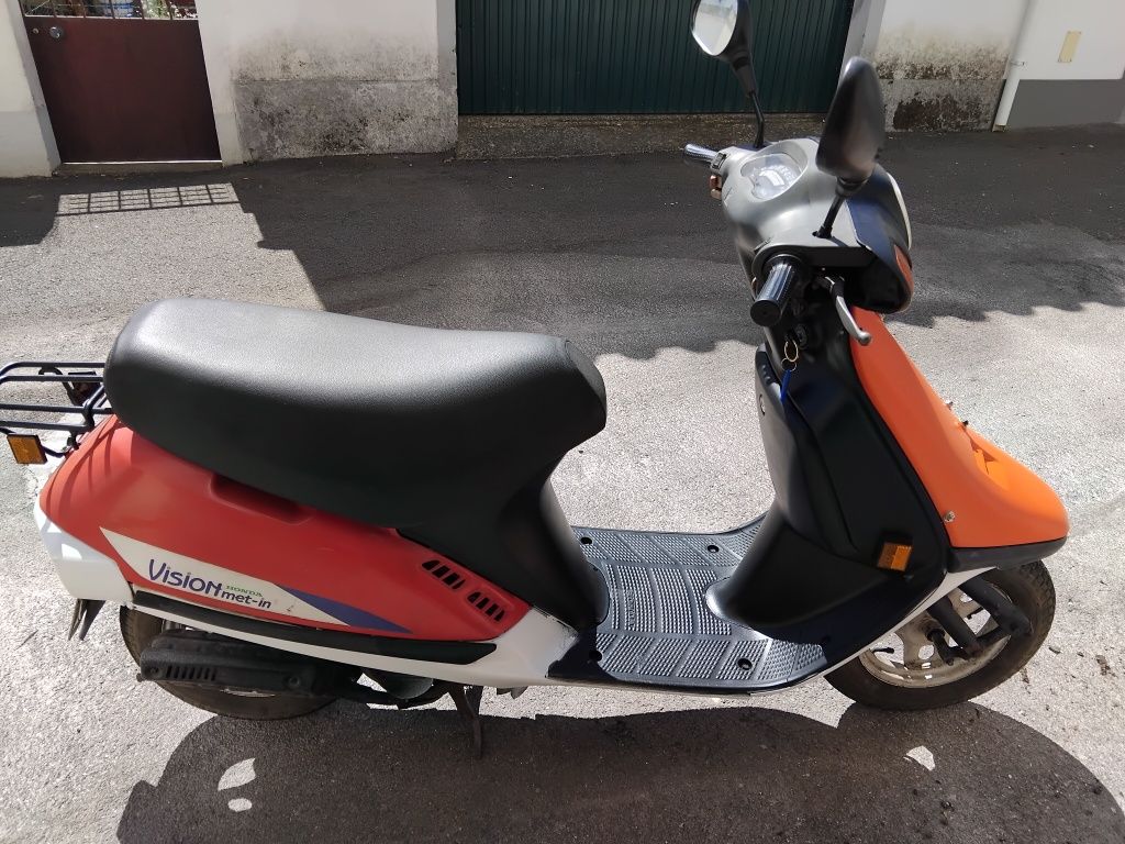 Lambreta impecável barata honda vision