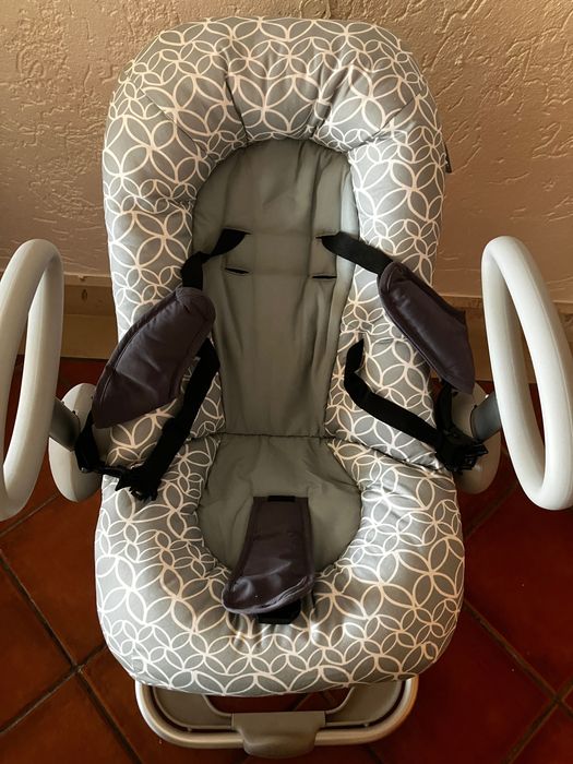 Cadeira baloiço  beabá quase nao usada