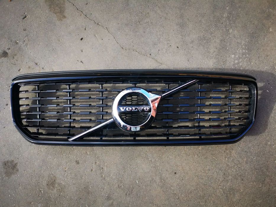 VOLVO XC40 GRELHA PARA CHOQUES FRENTE - G074